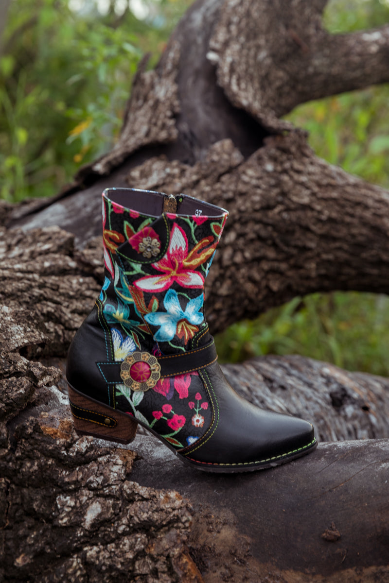 SOFFIA | BLACK FLORAL PATTERNED LEATHER COWGIRL BOOT