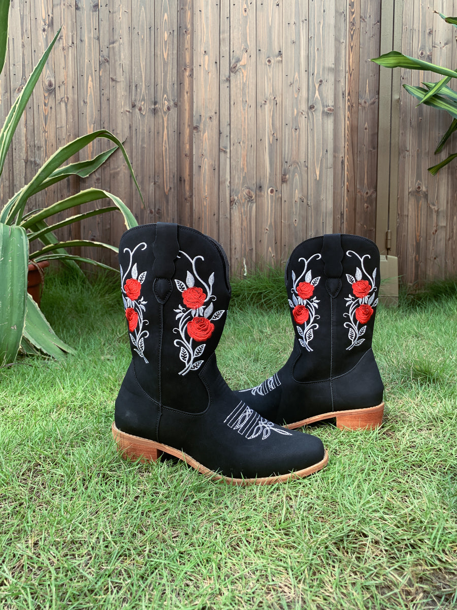 En Bloom | Rose Embroidered Cowboy Boots - Black