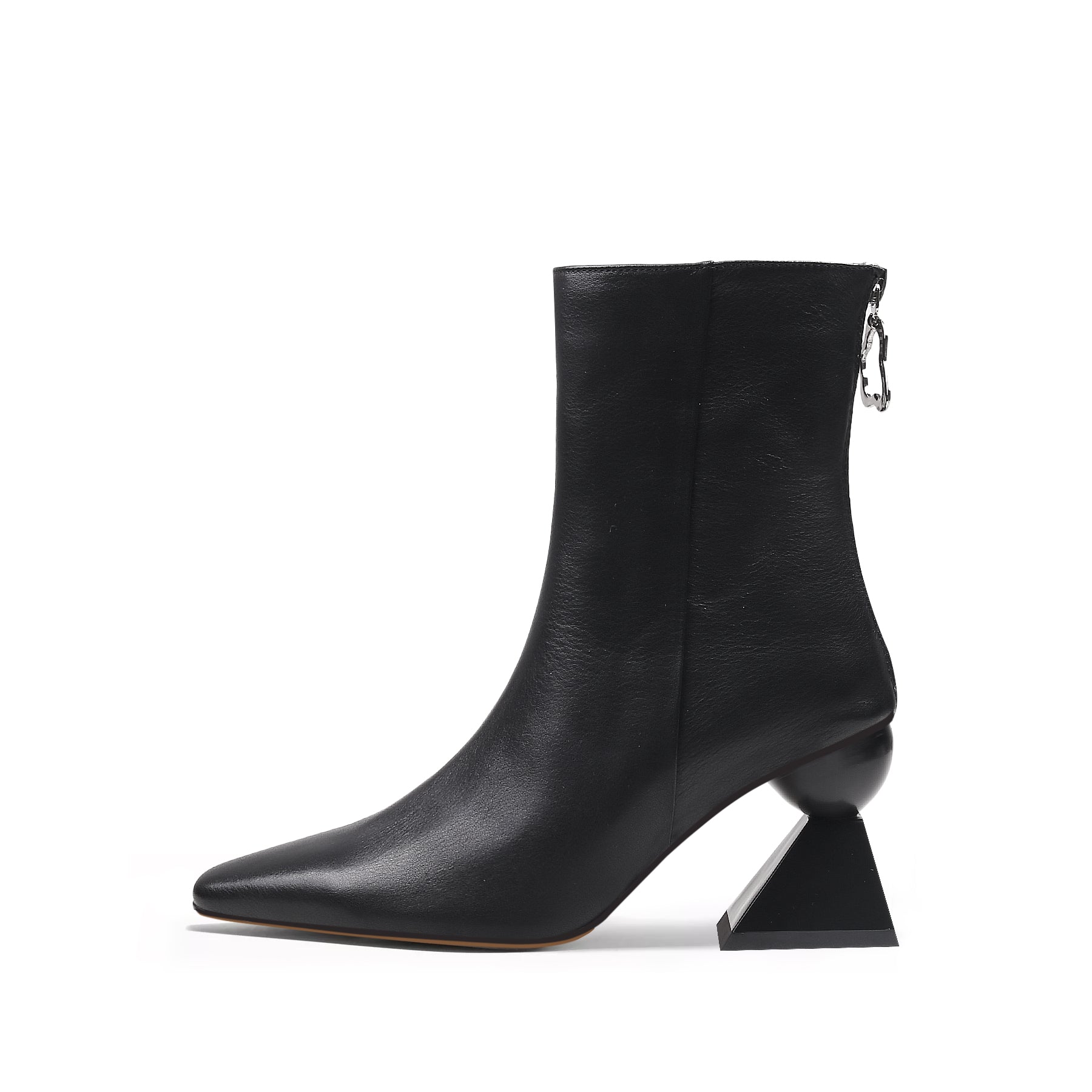 JADY ROSE | TRIANGULAR-HEEL LEATHER BOOTIE - BLACK