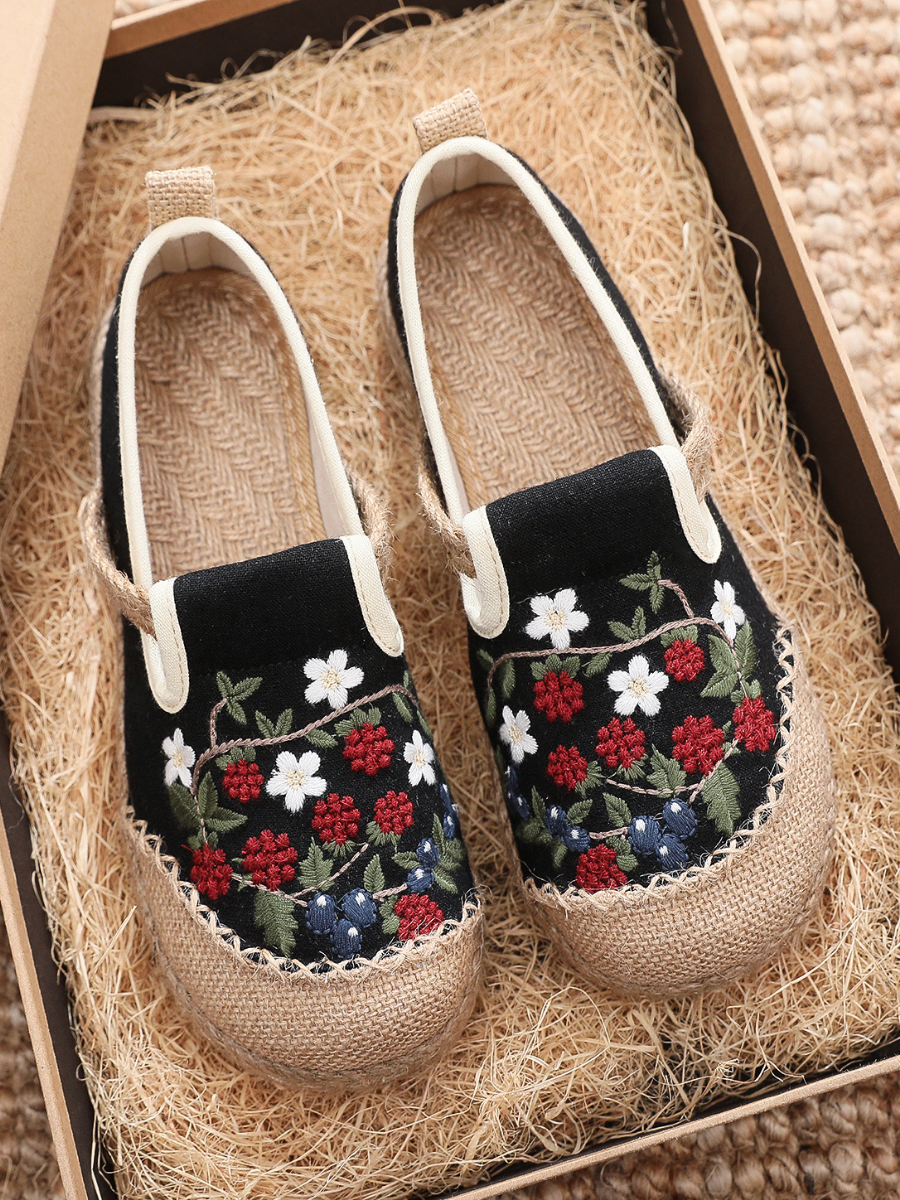 Cactus Rose | Berry Daisy Embroidered Linen Round Toe Espadrilles Loafers - Black