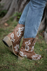 EN BLOOM | SWIRL EMBROIDERED COWGIRL BOOTS BROWN