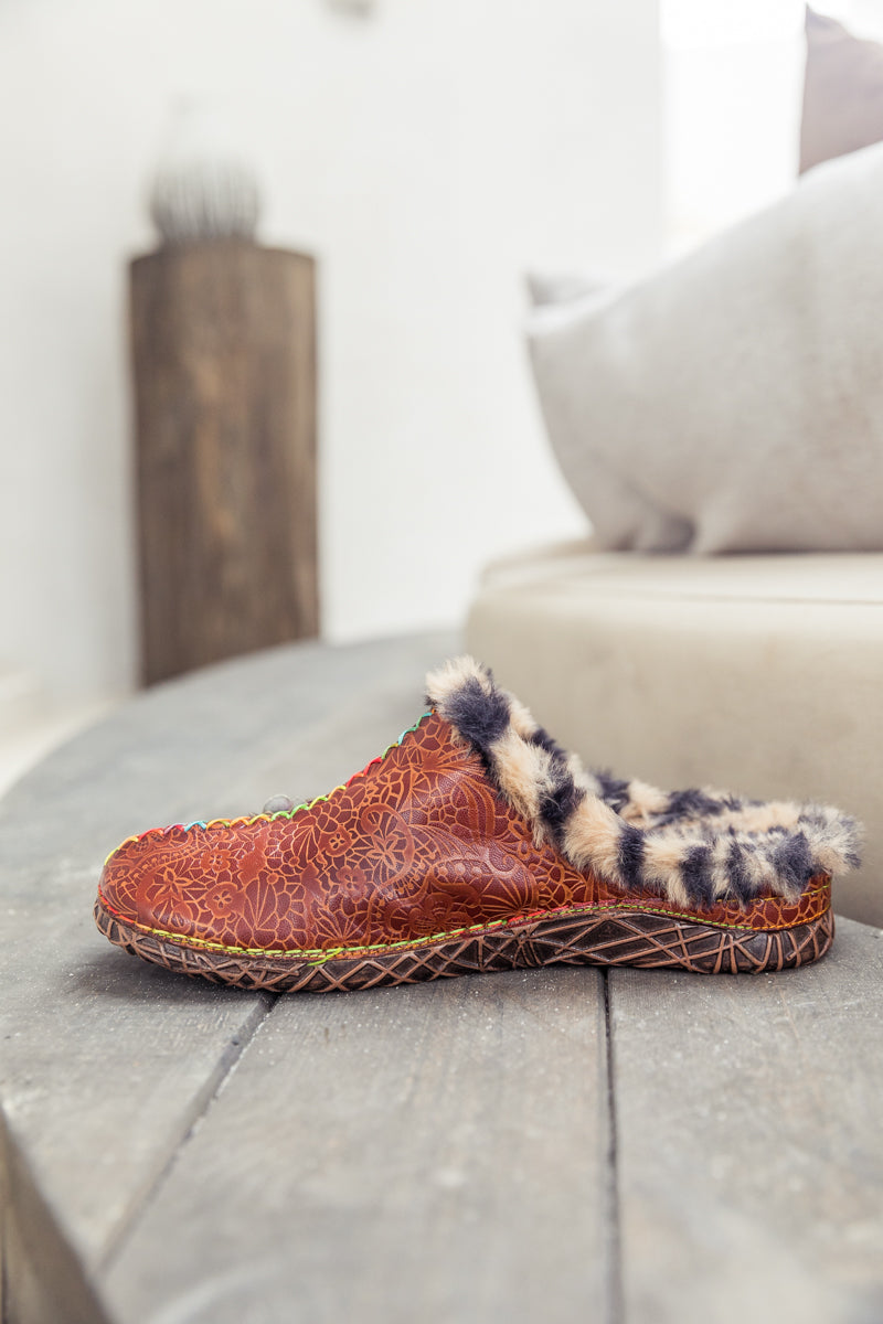 SOFFIA | Tiger Printed Wool Lined Applique Leather Slipper - Brown