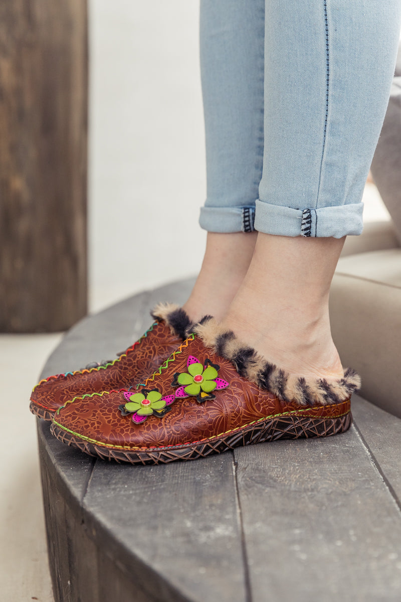 SOFFIA | Tiger Printed Wool Lined Applique Leather Slipper - Brown