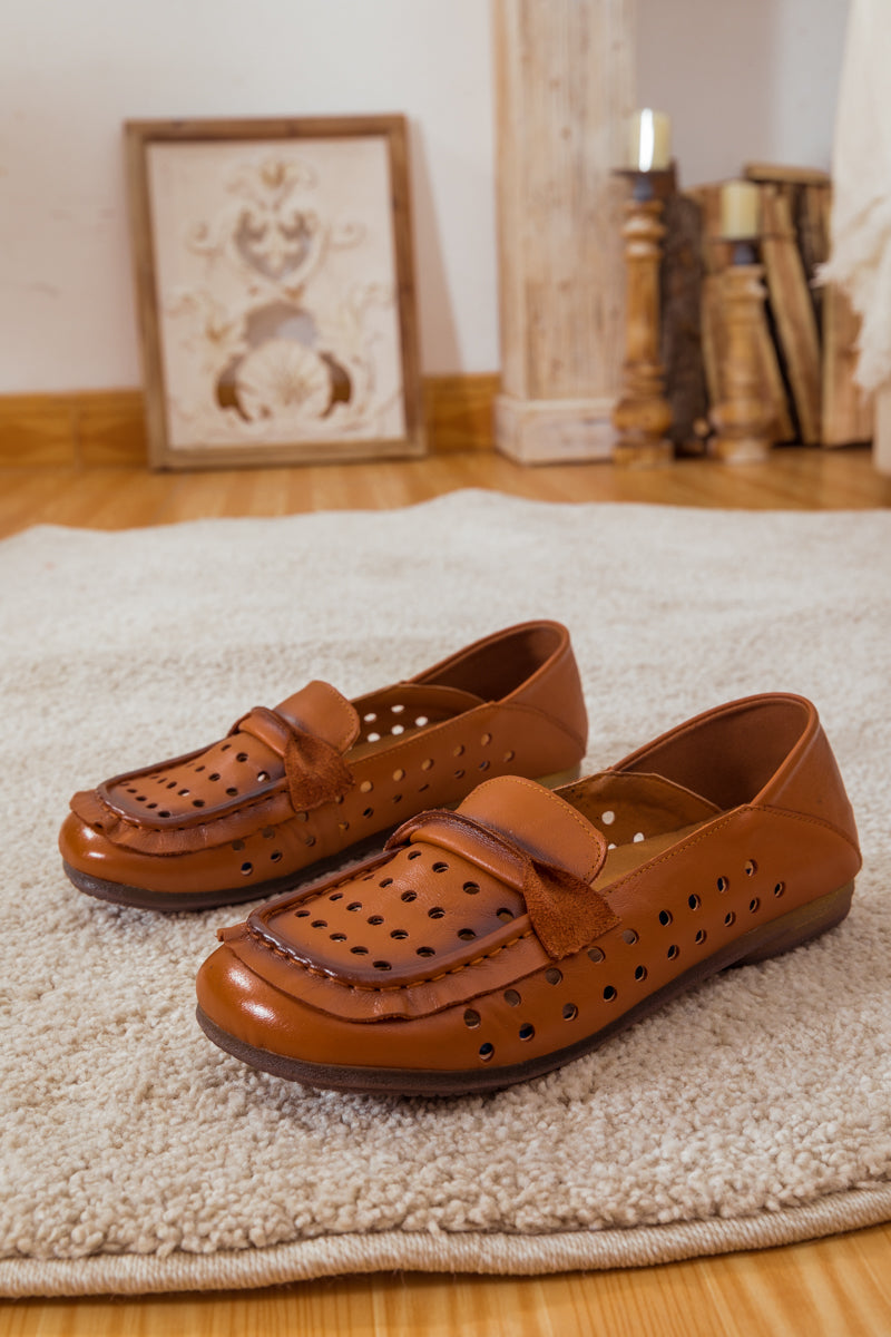 RUMOUR HAS IT| PERFORATED LEATHER LOAFER  - BROWN