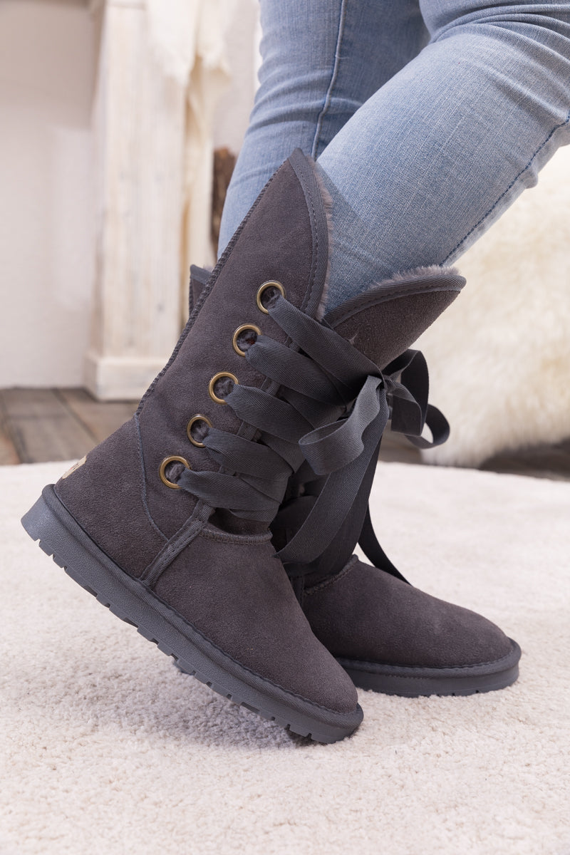 SMAIBULUN Ugg | Ribbon Lace-Up Faux Fur-lined Suede Boot - Charcoal