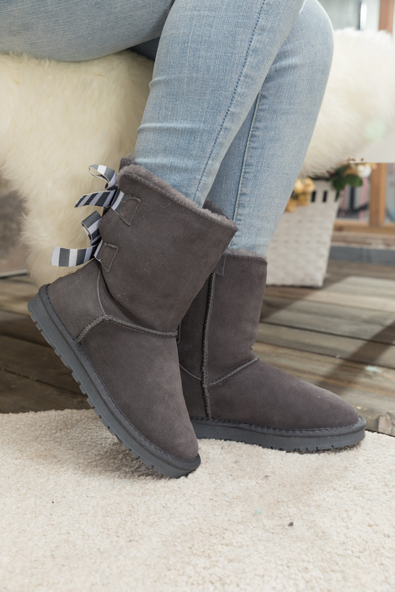 Smaibulun Ugg | Serenity Striped Bailey Bow Shearling Boots - Grey