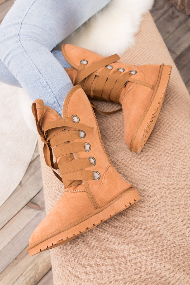 SMAIBULUN Ugg | Ribbon Lace-Up Faux Fur-lined Suede Boot - Chestnut