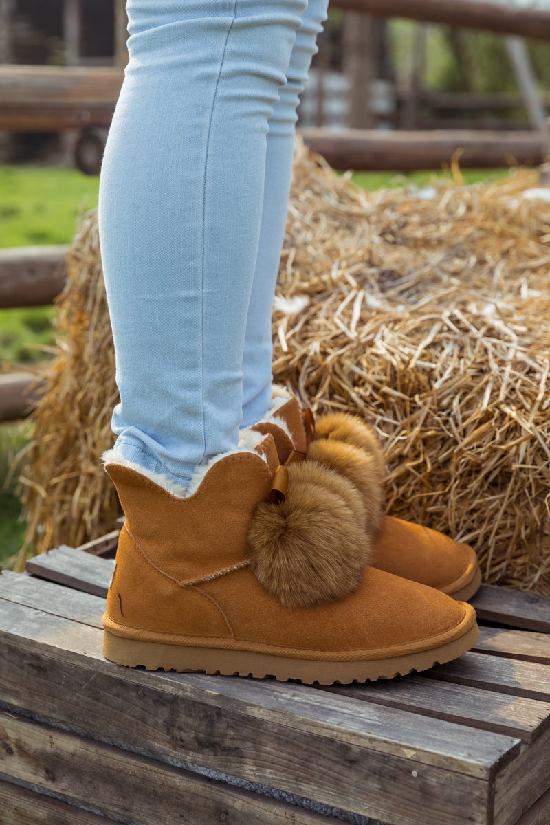 SMAIBULUN Ugg | Faux Fur Balls Suede Boot - Chestnut