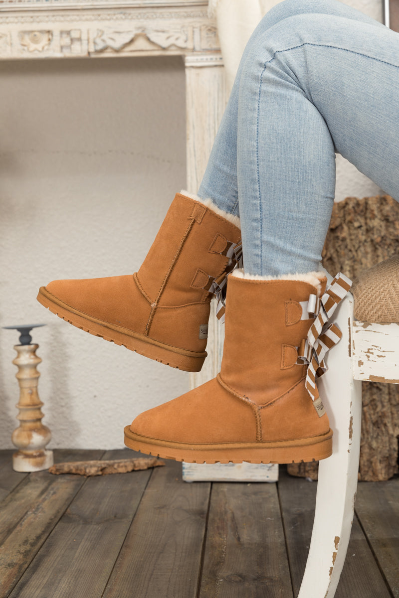 Smaibulun Ugg | Serenity Striped Bailey Bow Shearling Boots - Chestnut