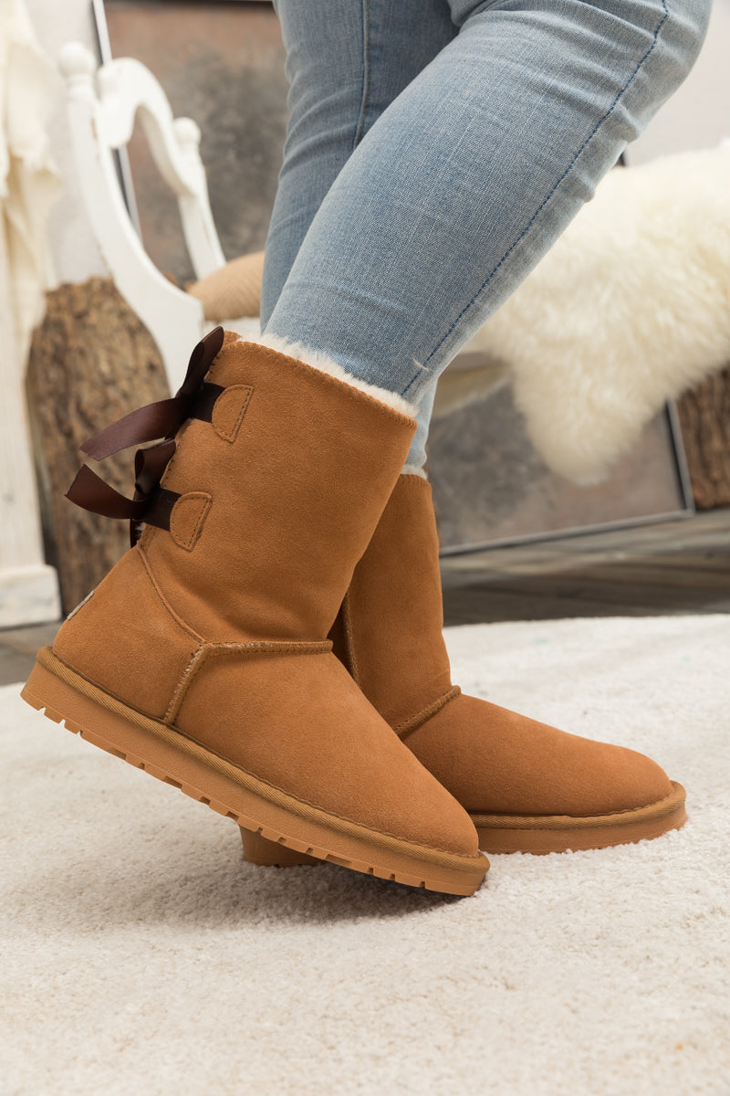 SMAIBULUN Ugg | DOUBLE RIBBON BOW SUEDE BOOT - Chestnut