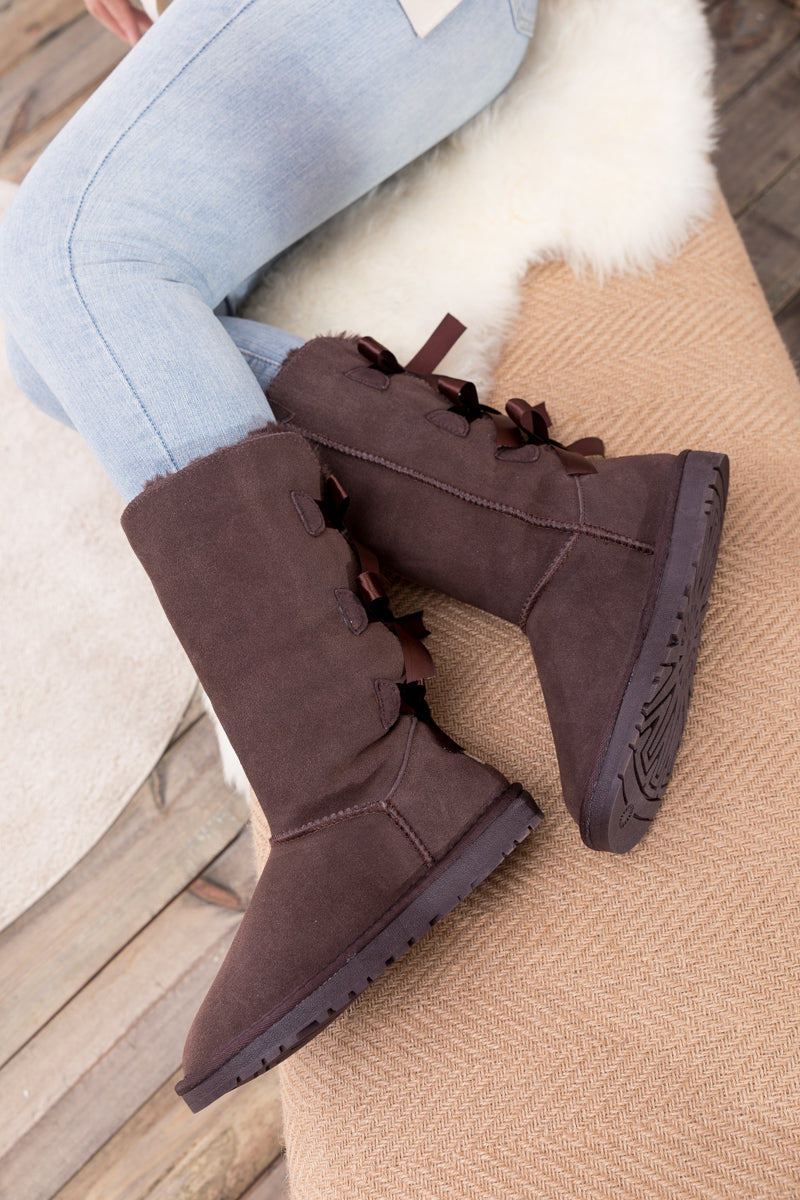 SMAIBULUN Ugg | Tri Ribbon Bow Suede Boots - Chocolate