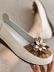 Rumour Has It | Applique Flower Head-Accent Loafers - Cream