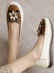 Rumour Has It | Applique Flower Head-Accent Loafers - Cream