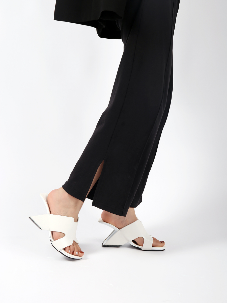 JADYROSE | GIVEN CREAM LEATHER OPEN TOE SLIDE