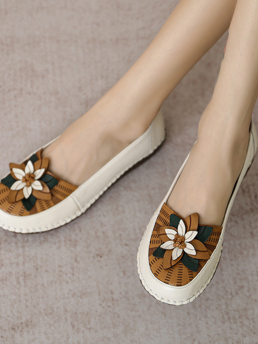 Rumour Has It | Applique Flower Head-Accent Loafers - Cream