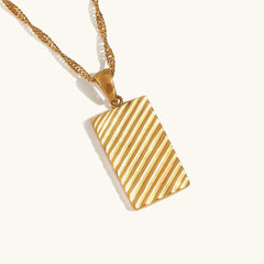 Dahlia Textured Gold Pendant Necklace