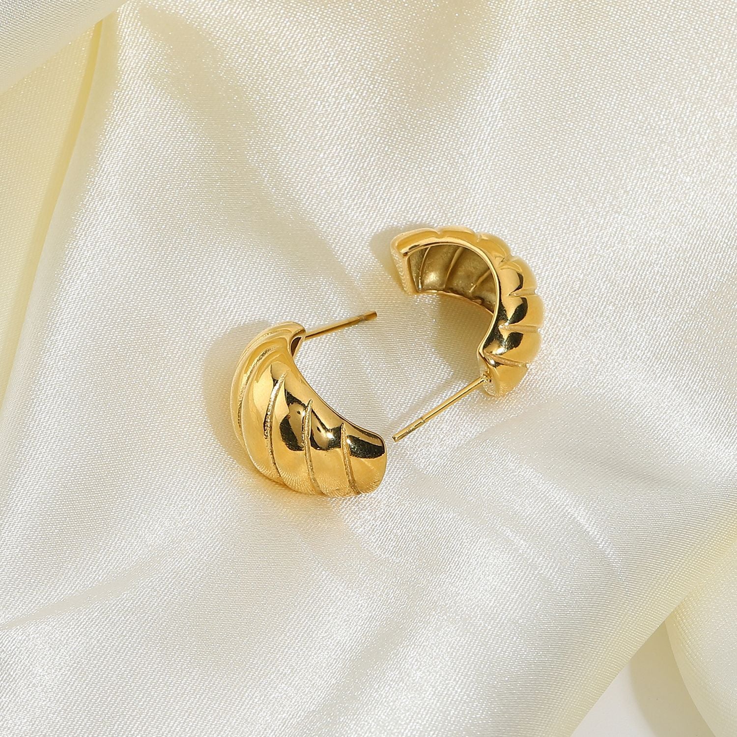 Elara Gold Hoop Earrings