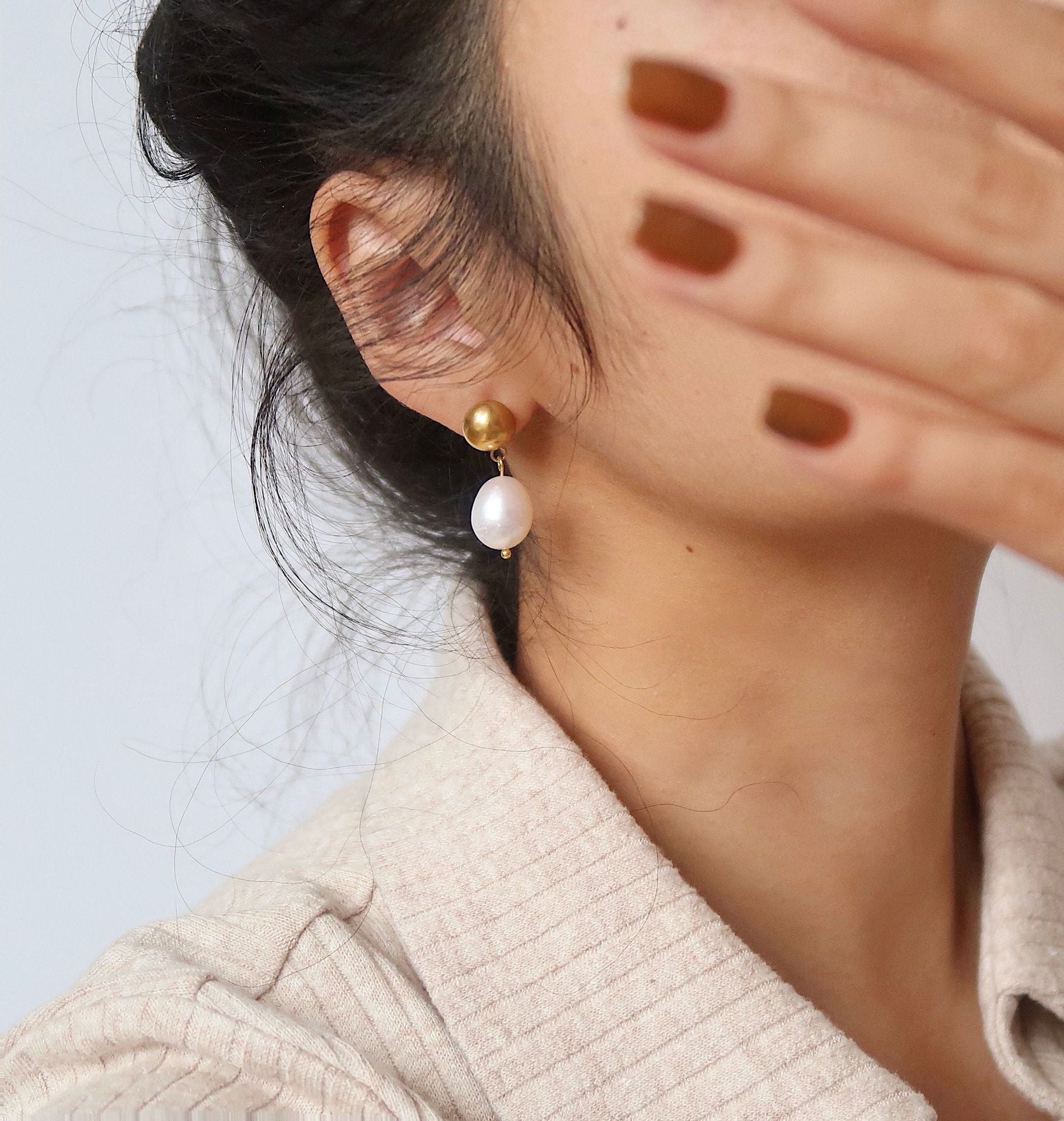 Eloise Freshwater Pearl Earrings