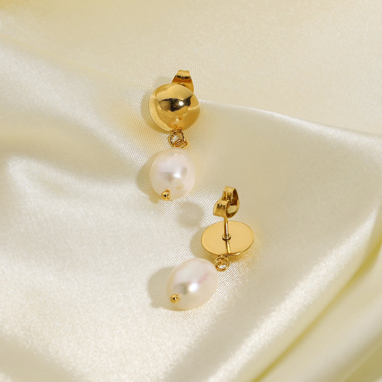 Eloise Freshwater Pearl Earrings