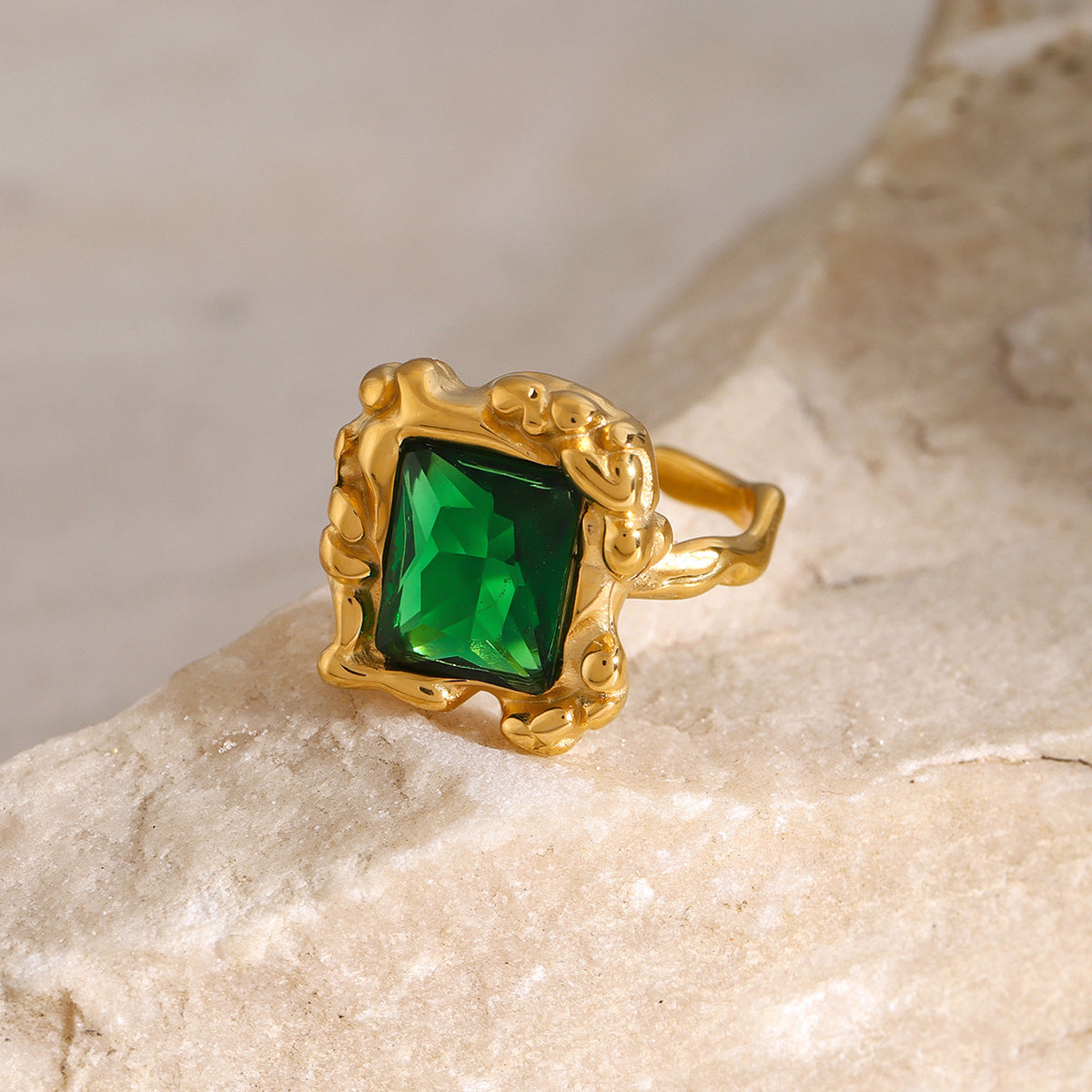 Elowen Emerald Ring