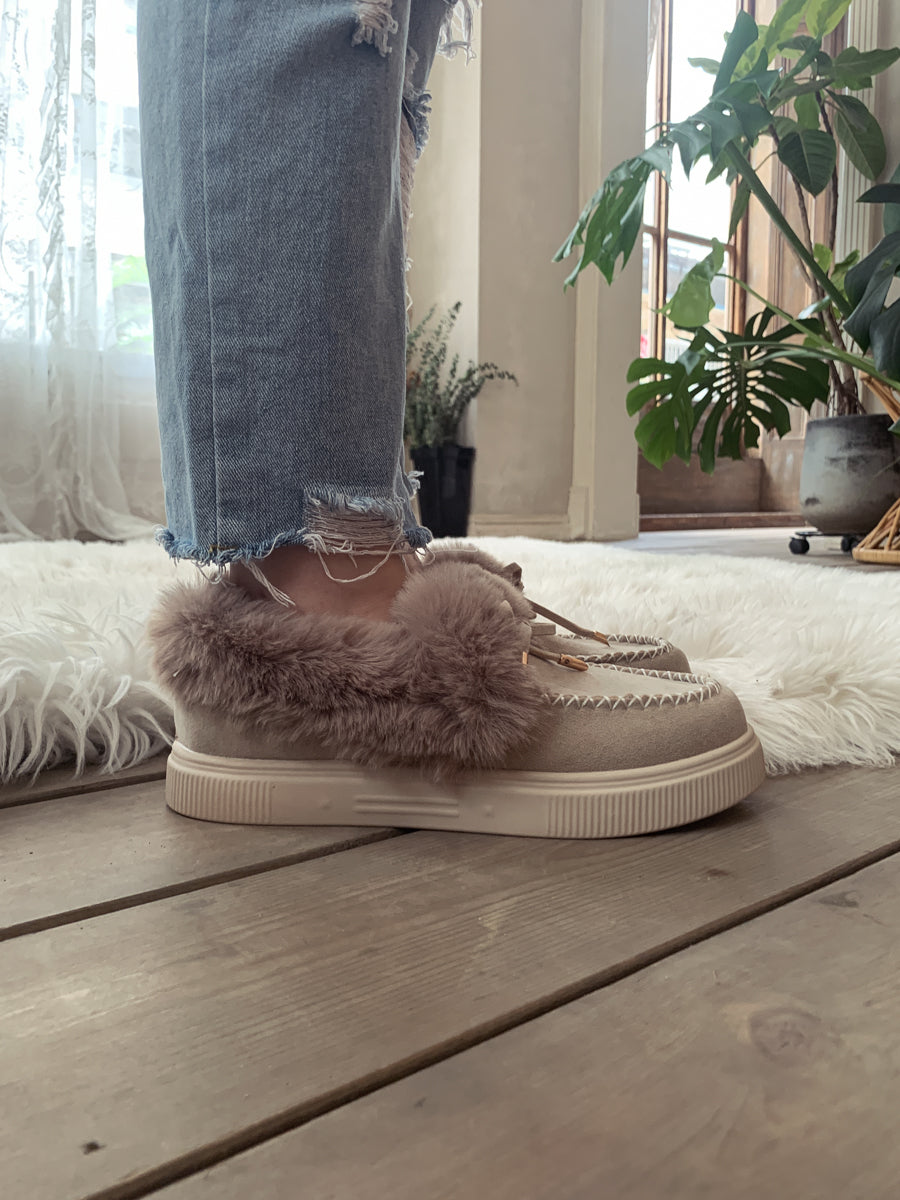 En Bloom | Grey Faux-Fur Anklet Yana Moccasin