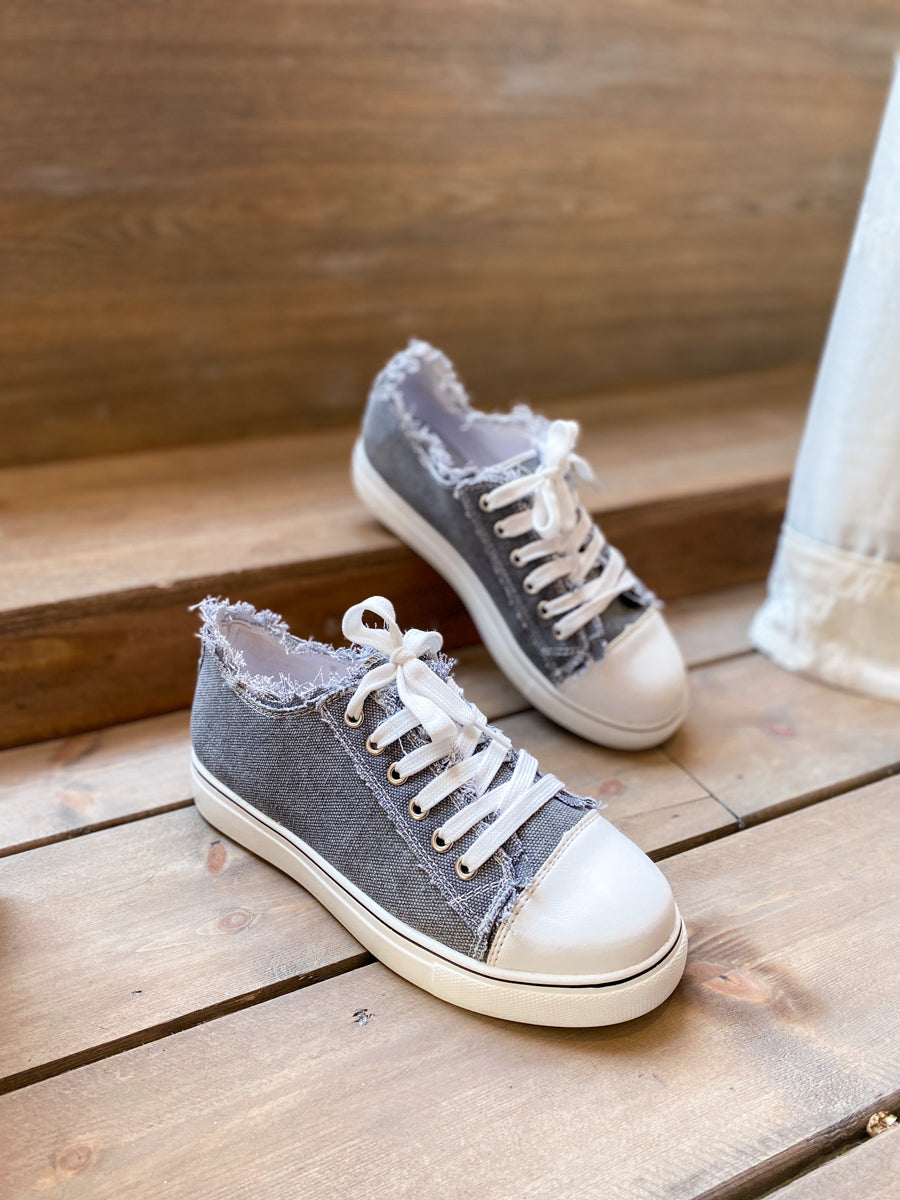 Denim Bayshore Canvas Sneakers - EN BLOOM