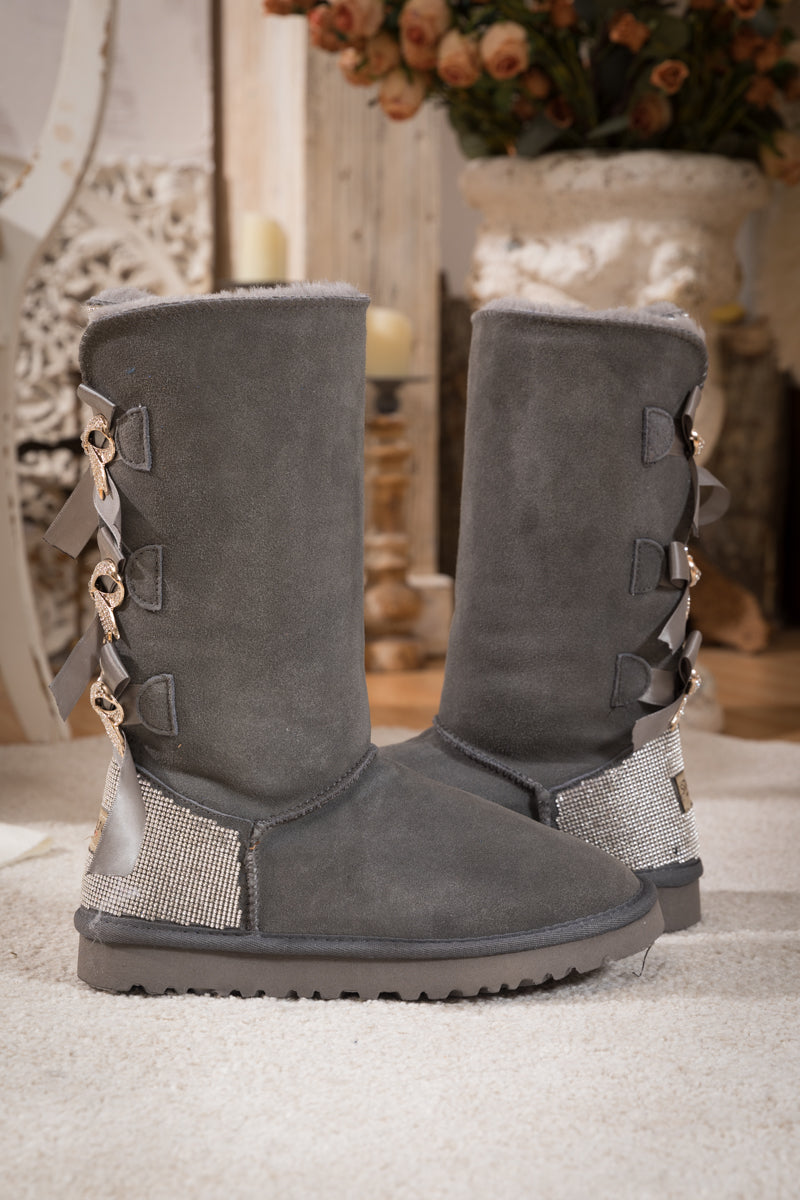 SMAIBULUN Ugg | Rhinestone Ribbon Tri-Tie Bow Suede Boots - Grey