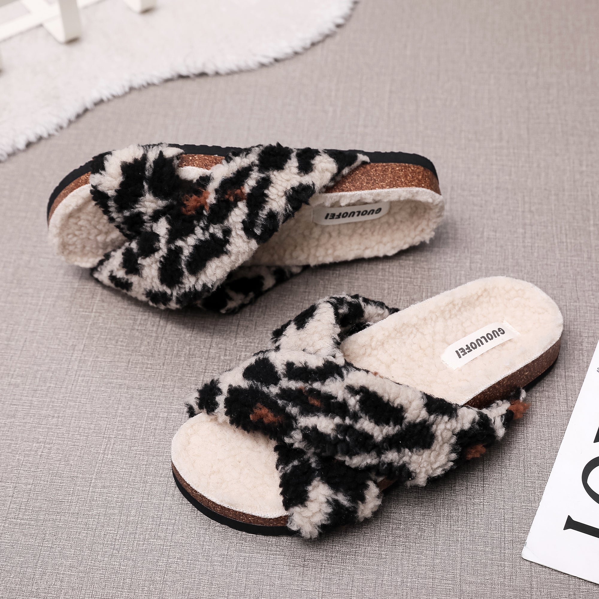 Maibulun | Leopard Criss-Cross Fleece Slipper - Brown