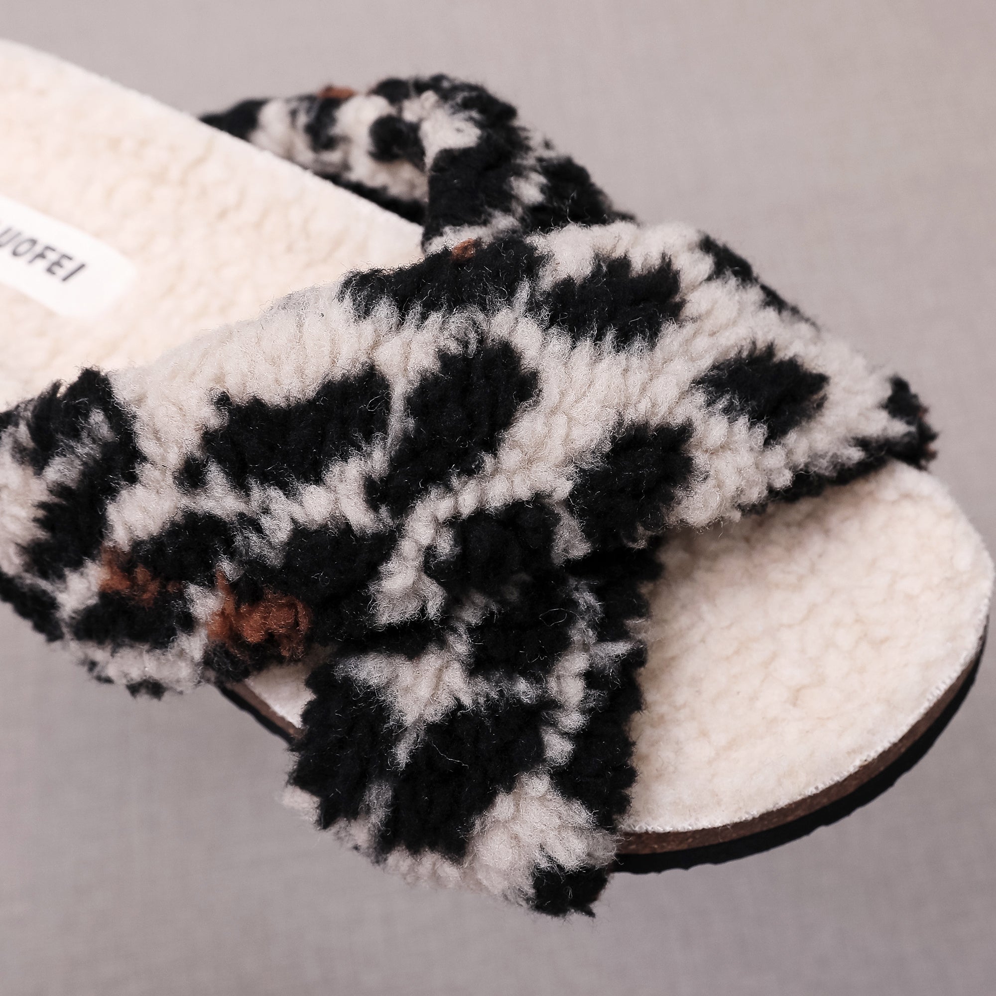 Maibulun | Leopard Criss-Cross Fleece Slipper - Brown