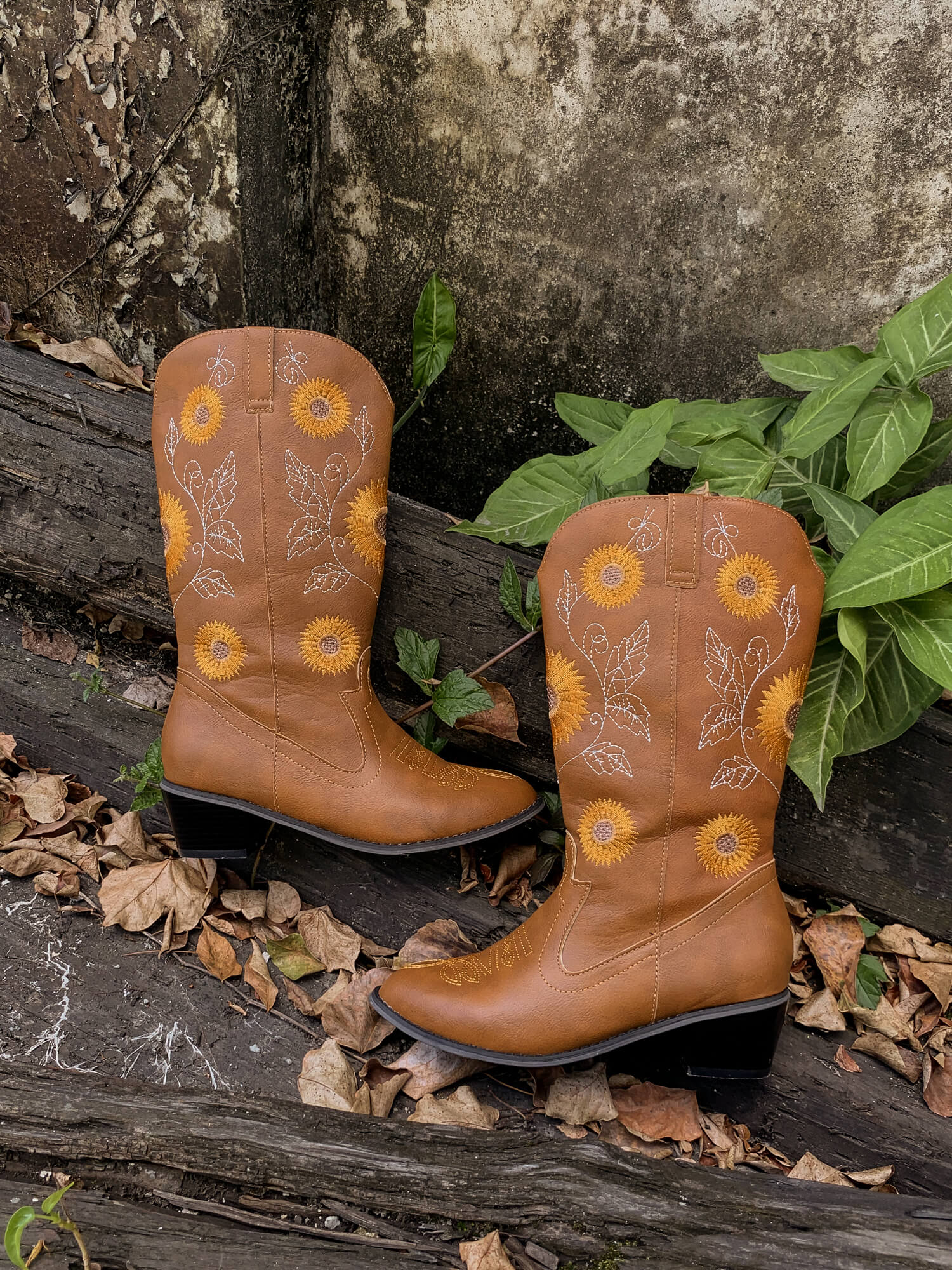 En Bloom | Sunflower Mid-Calf Cowboy Boots - Tan