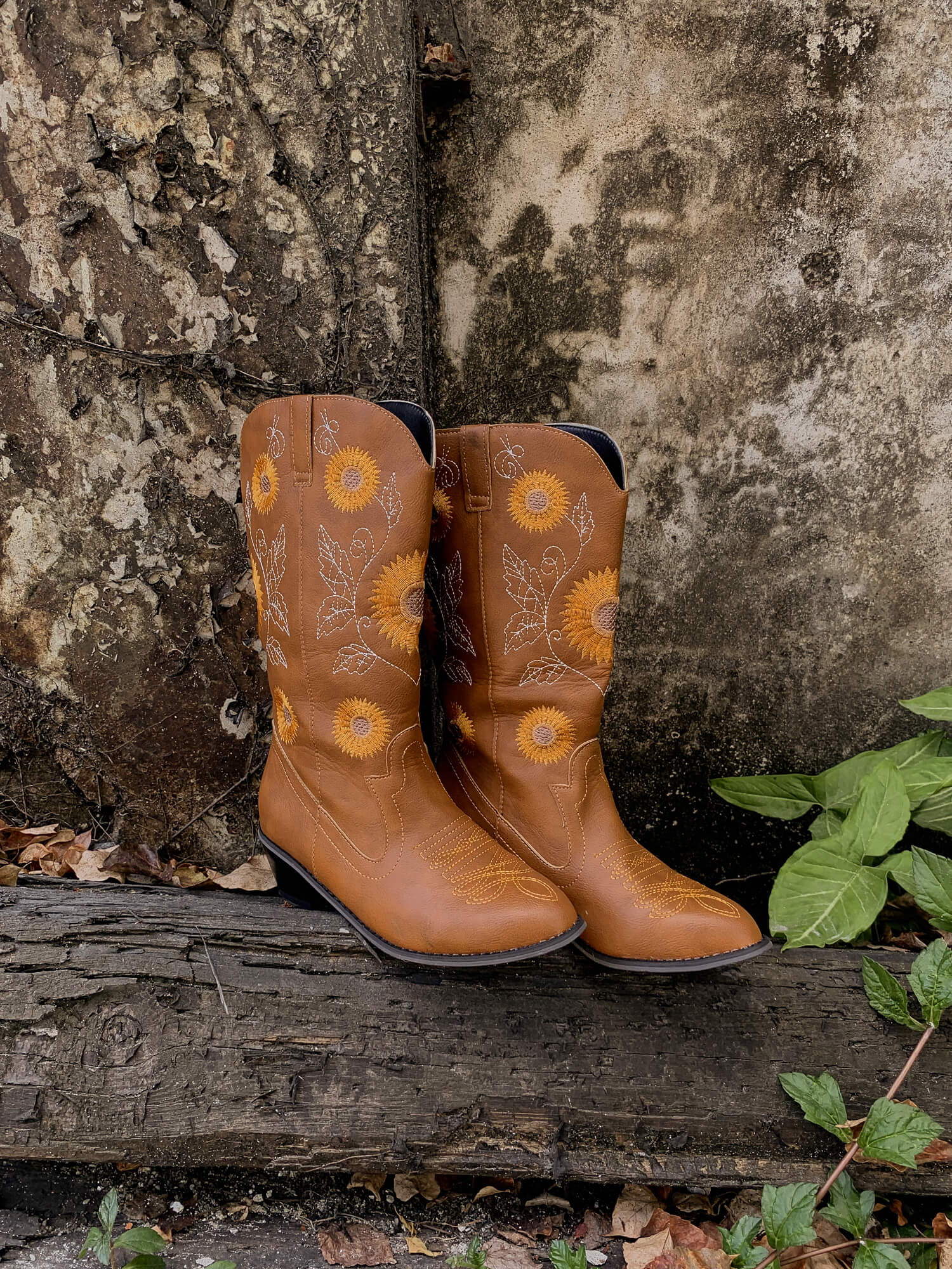 En Bloom | Sunflower Mid-Calf Cowboy Boots - Tan