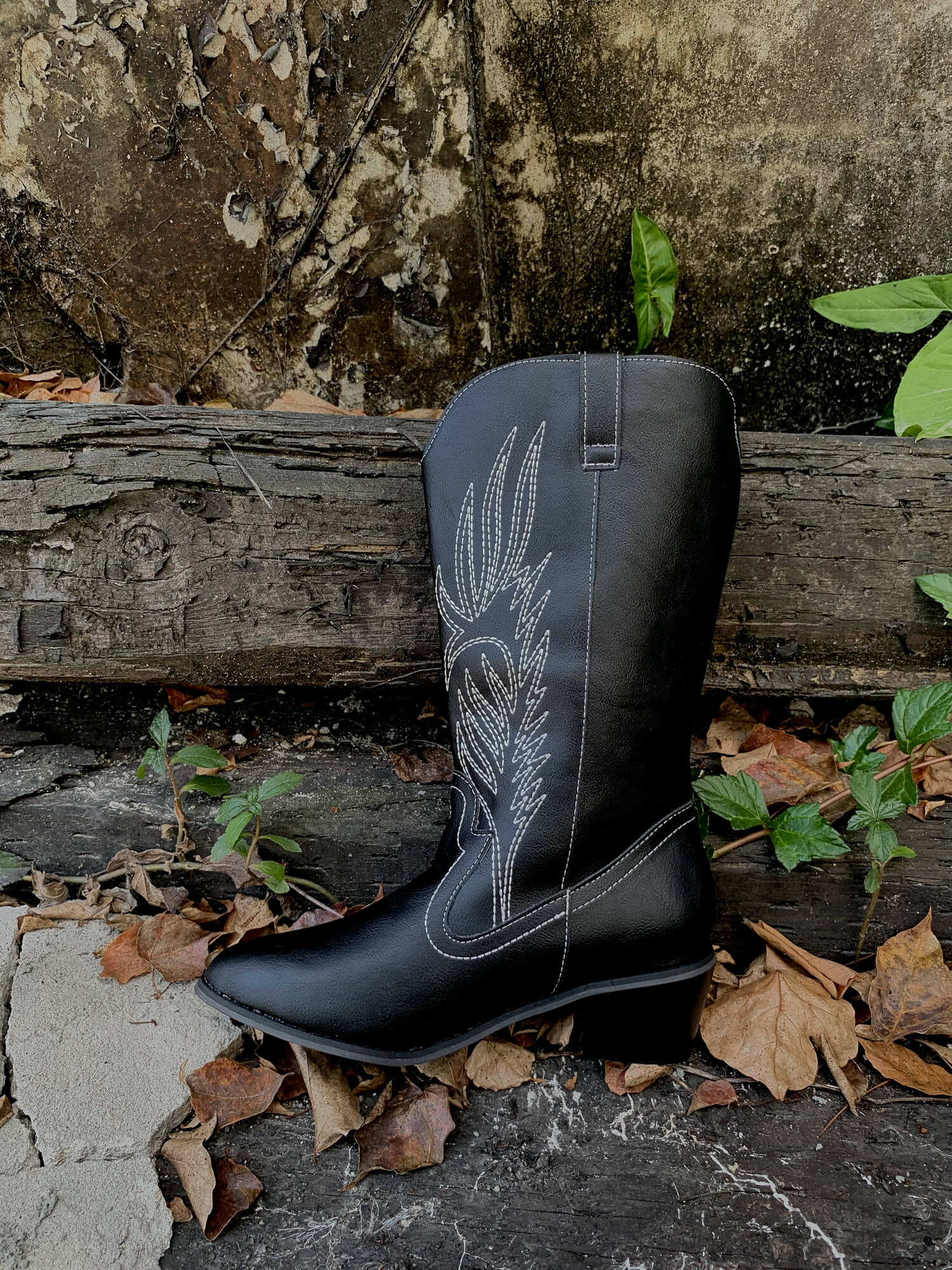 En Bloom | Angel Wing Embroidered Cowboy Heel Knee Boots - Black