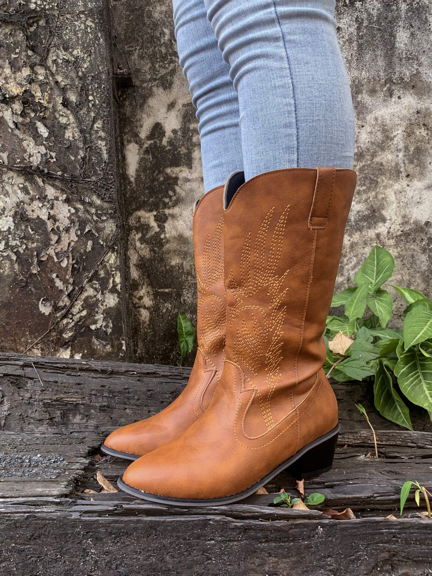 En Bloom | Angel Wing Embroidered Cowboy Heel Comfy Knee Boots - Brown