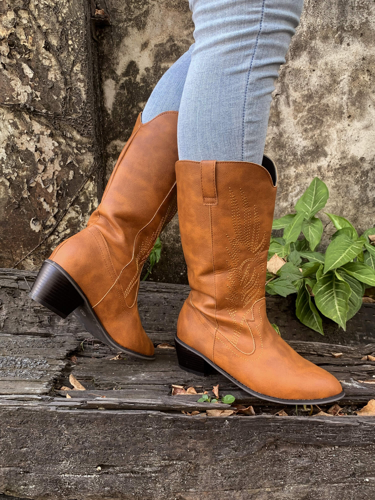 En Bloom | Angel Wing Embroidered Cowboy Heel Comfy Knee Boots - Brown