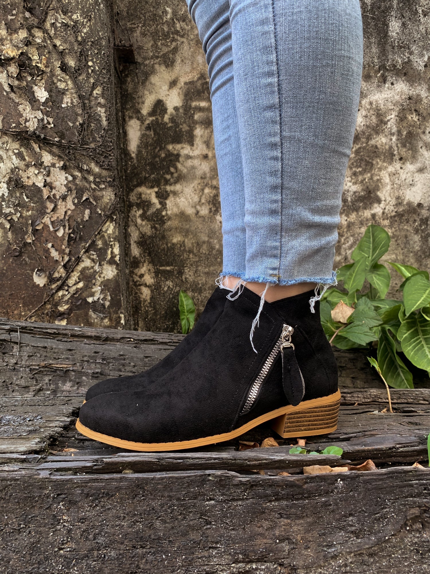 En Bloom | Classic Low Ankle Boots - Black