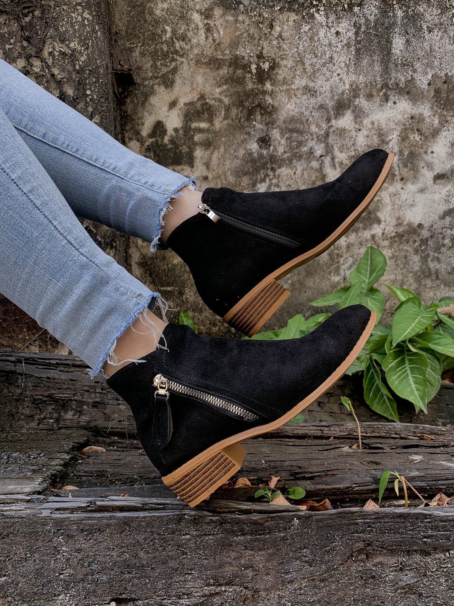 En Bloom | Classic Low Ankle Boots - Black