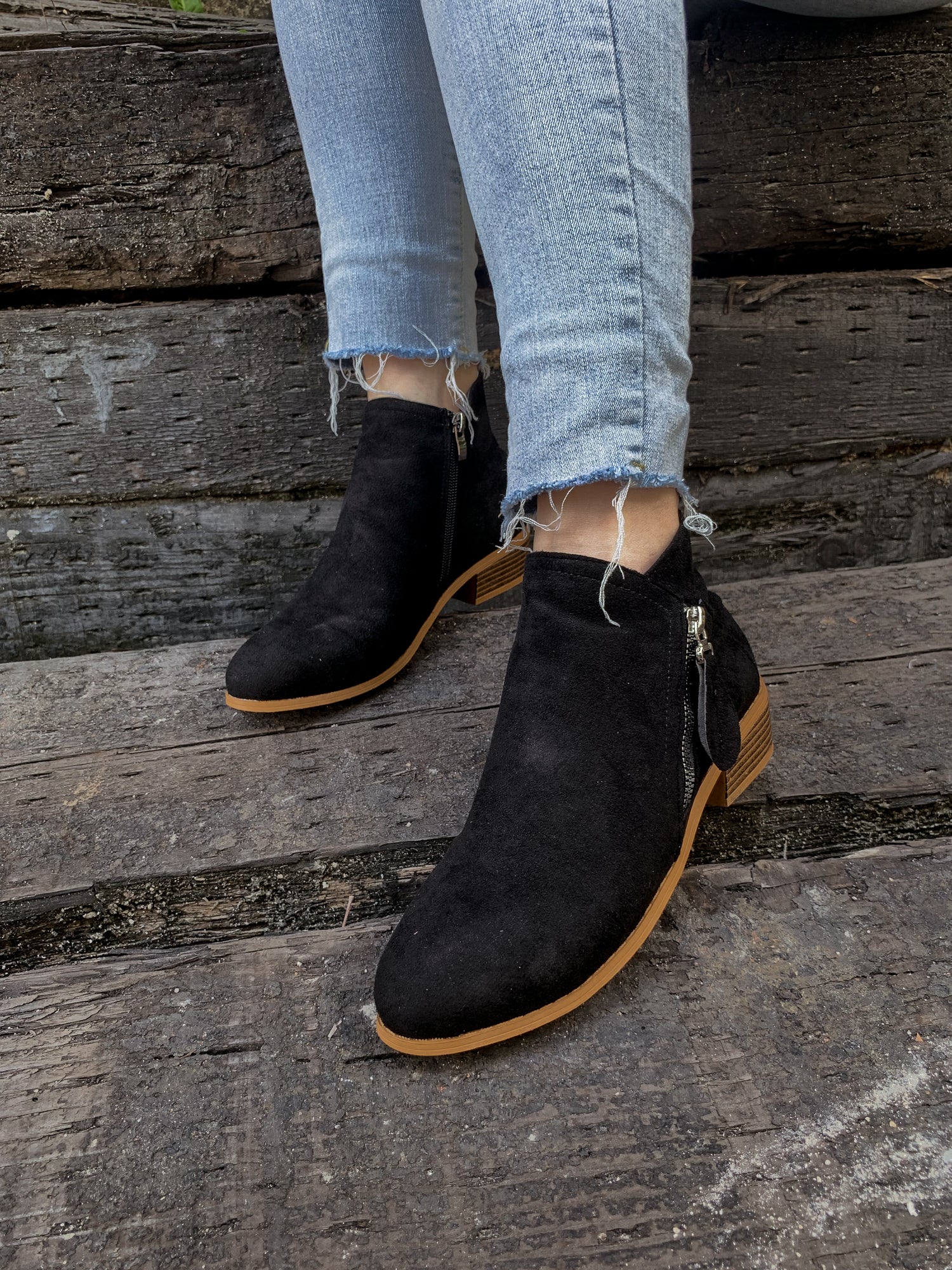 En Bloom | Classic Low Ankle Boots - Black