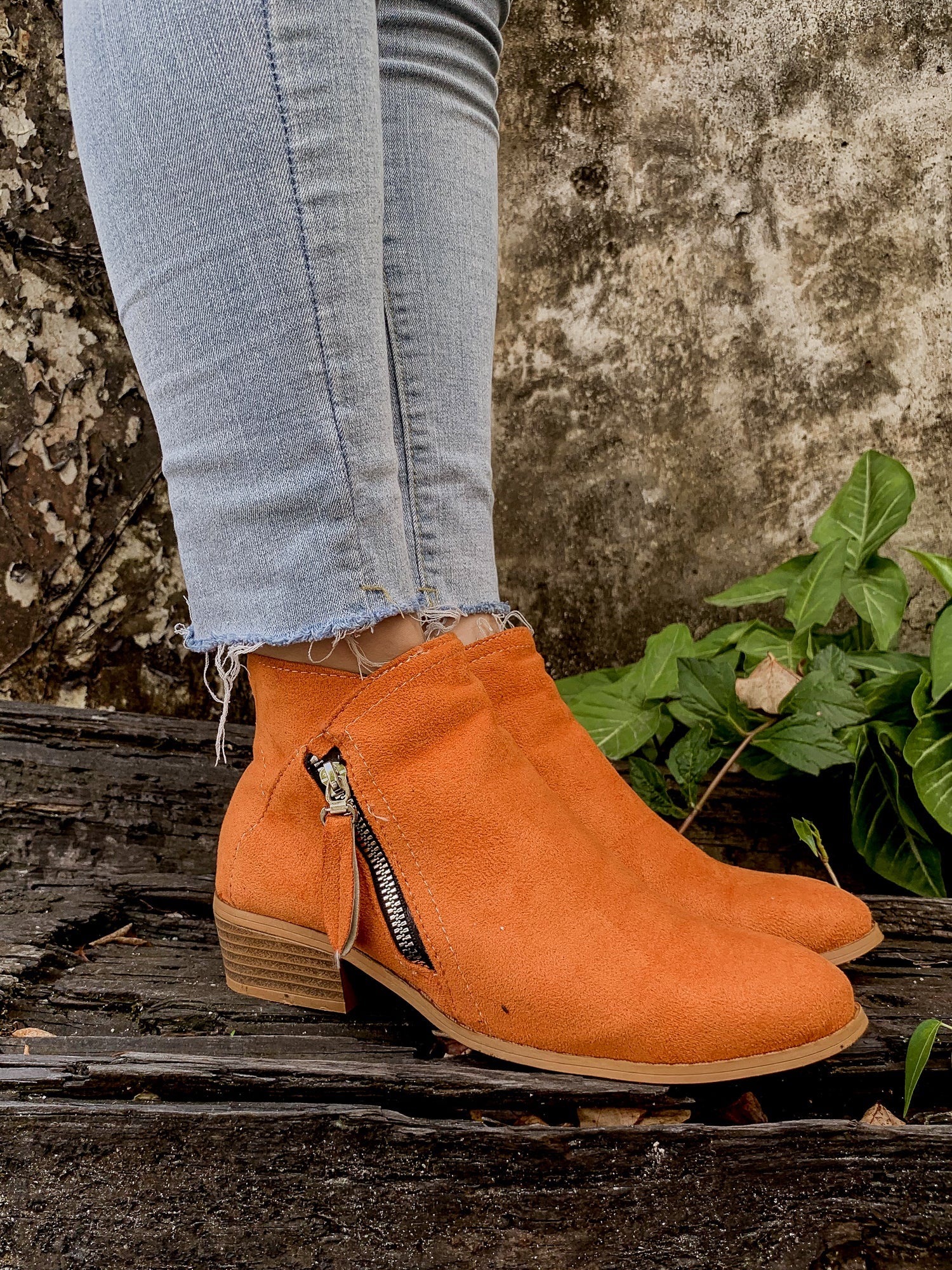 En Bloom | Classic Low Ankle Boots - Orange