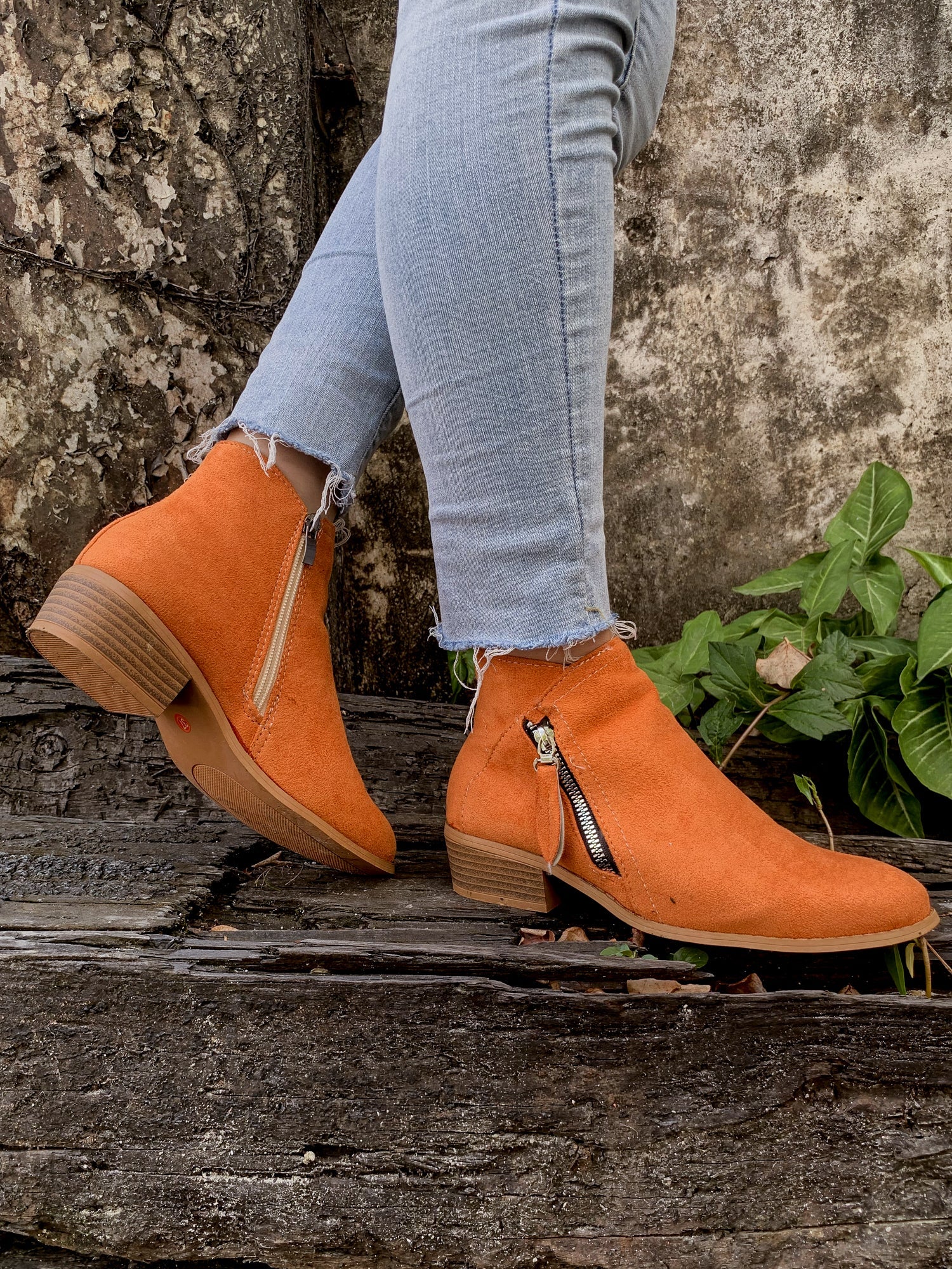 En Bloom | Classic Low Ankle Boots - Orange