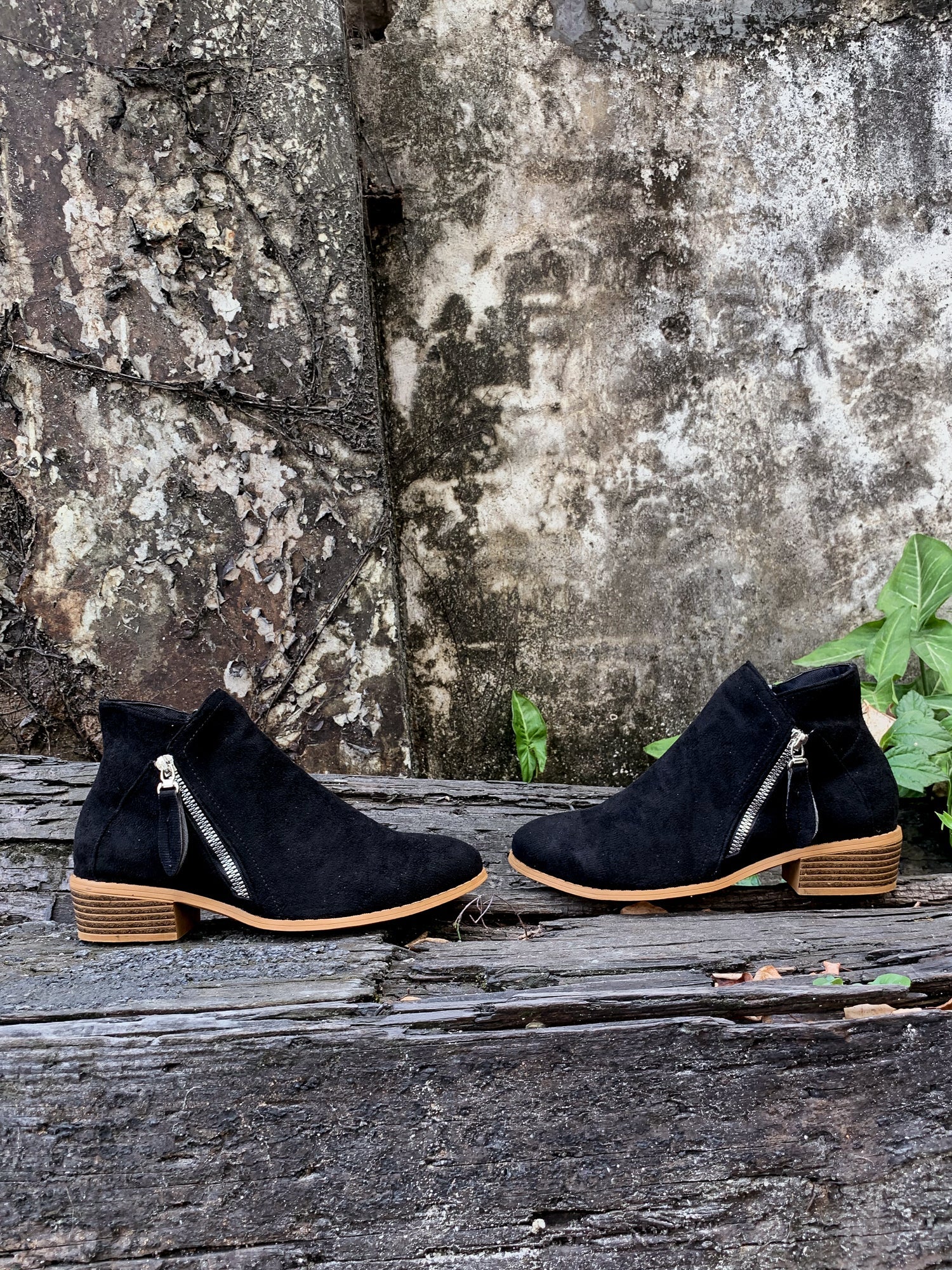 En Bloom | Classic Low Ankle Boots - Black