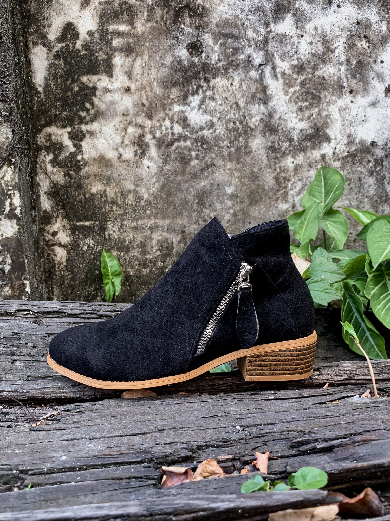 En Bloom | Classic Low Ankle Boots - Black