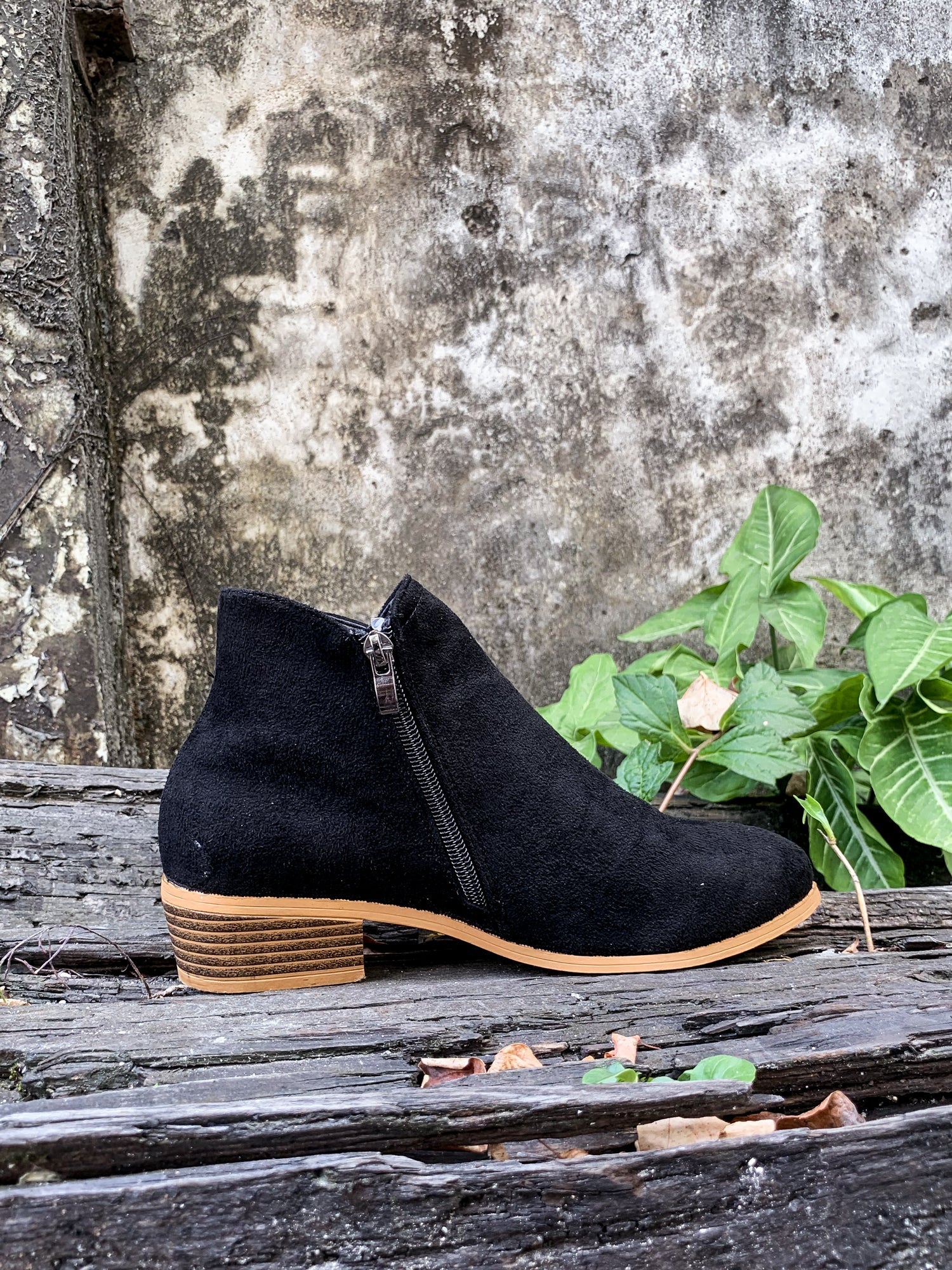 En Bloom | Classic Low Ankle Boots - Black