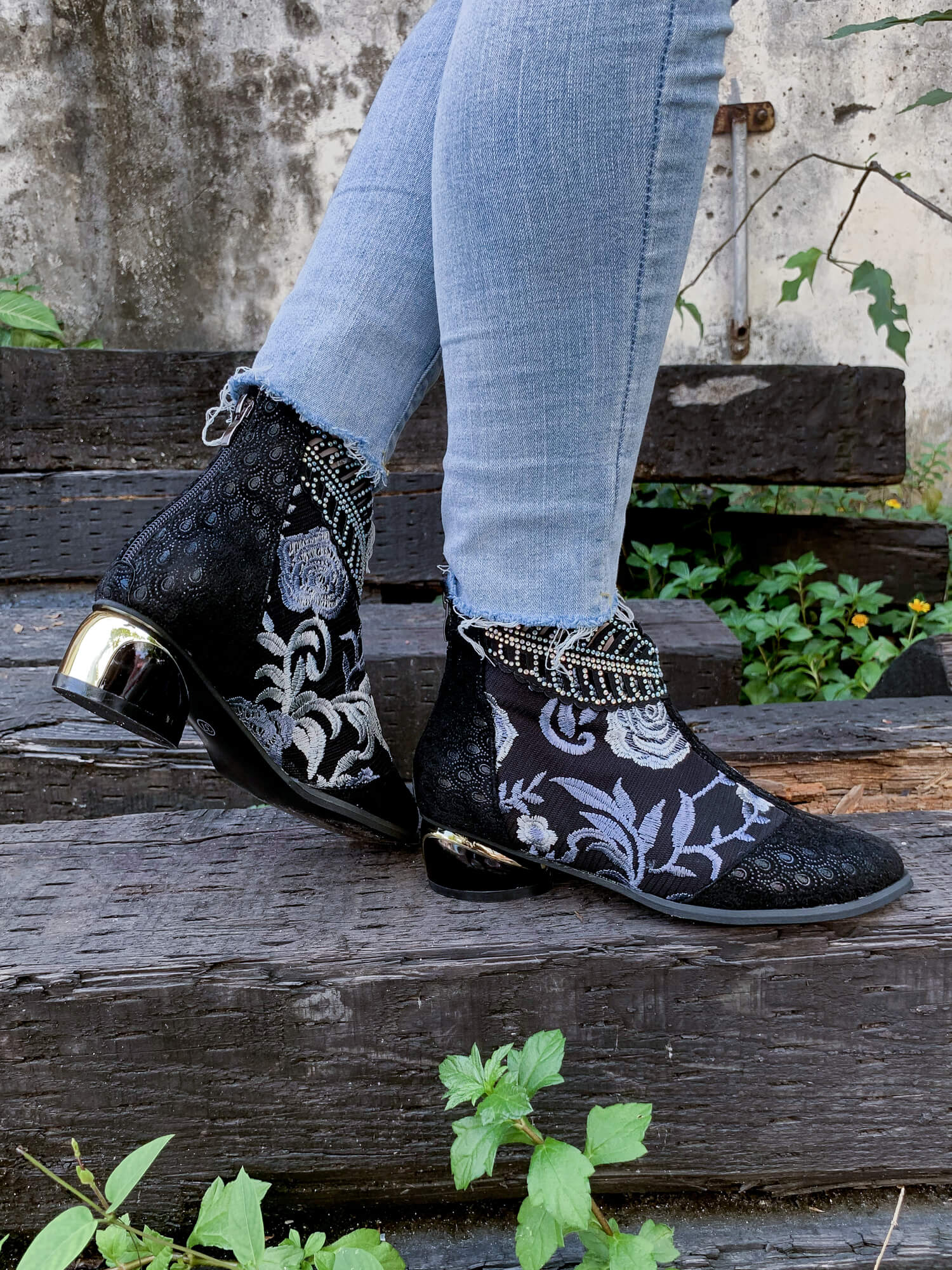 En Bloom | Rhinestone Ankle Floral-Embroidered Boot - Black