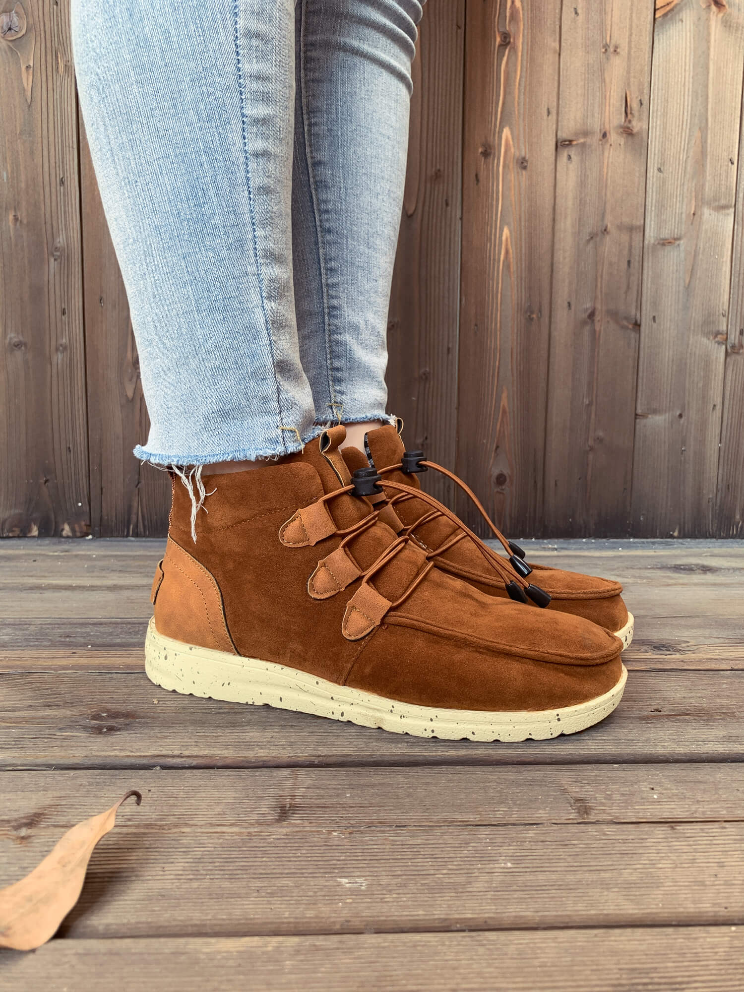 En Bloom | NIRVANA Bungee Lace-Up Sneaker - Chestnut