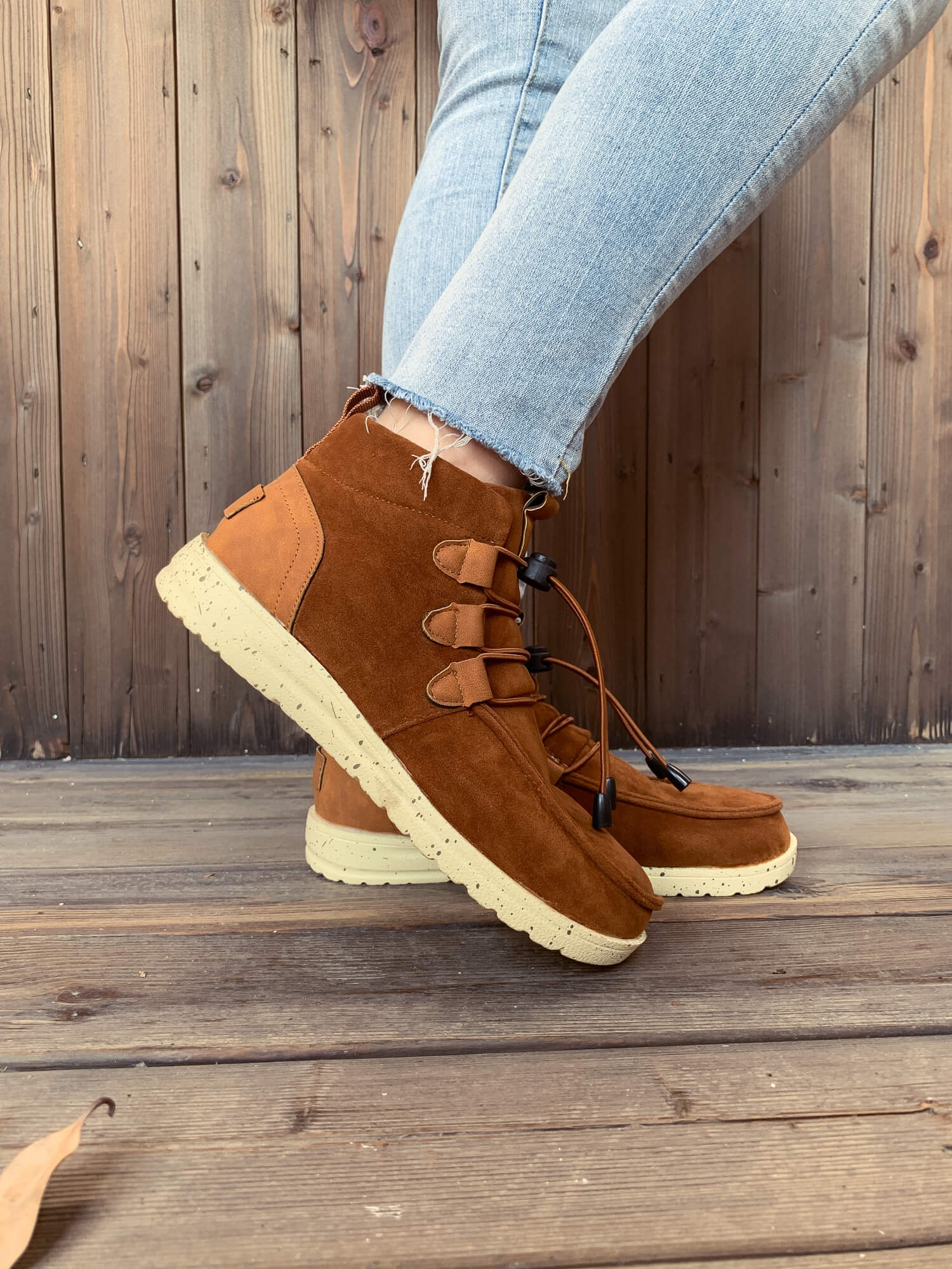 En Bloom | NIRVANA Bungee Lace-Up Sneaker - Chestnut