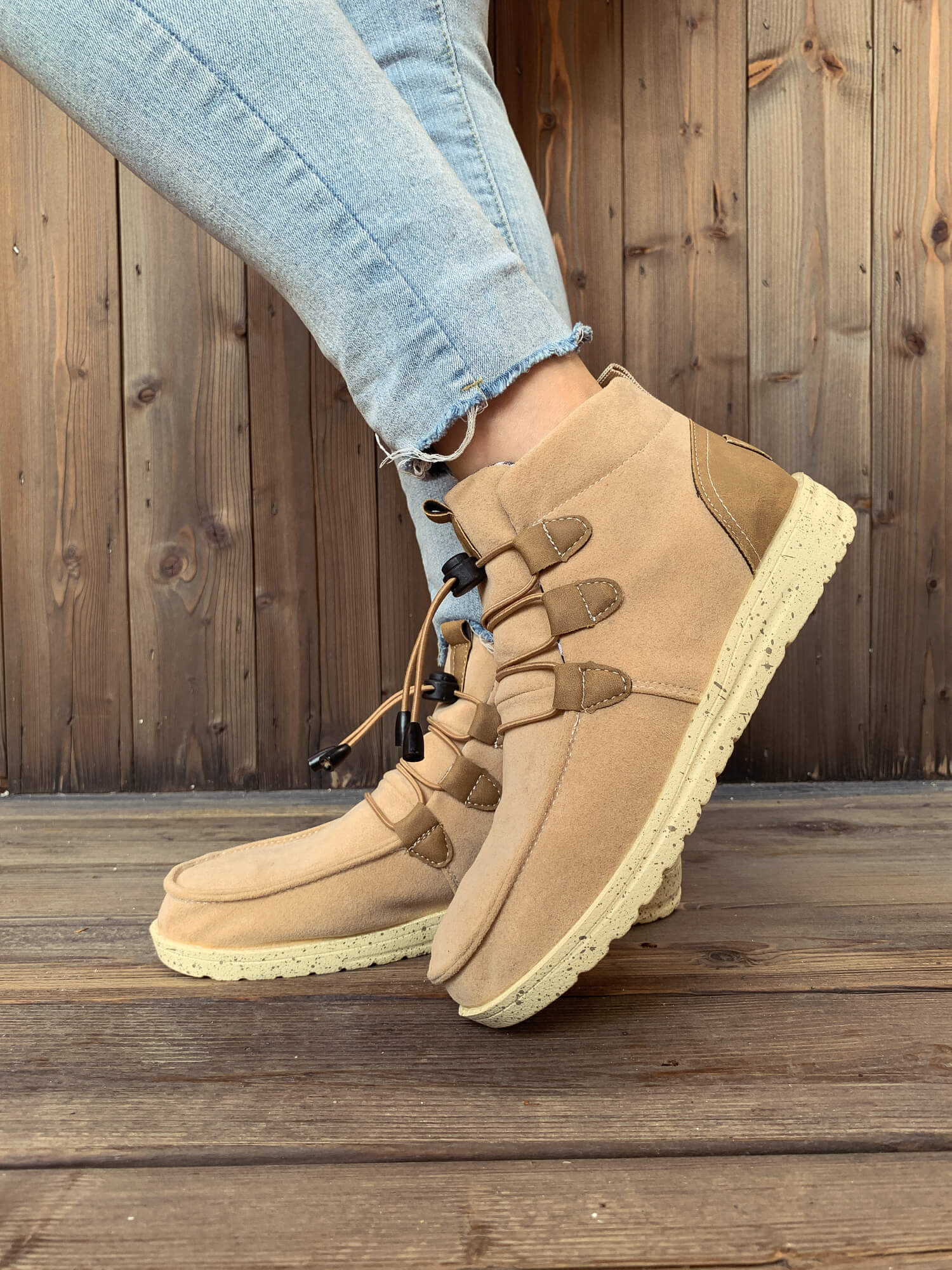 En Bloom | NIRVANA Bungee Lace-Up Casual Sneaker - Beige