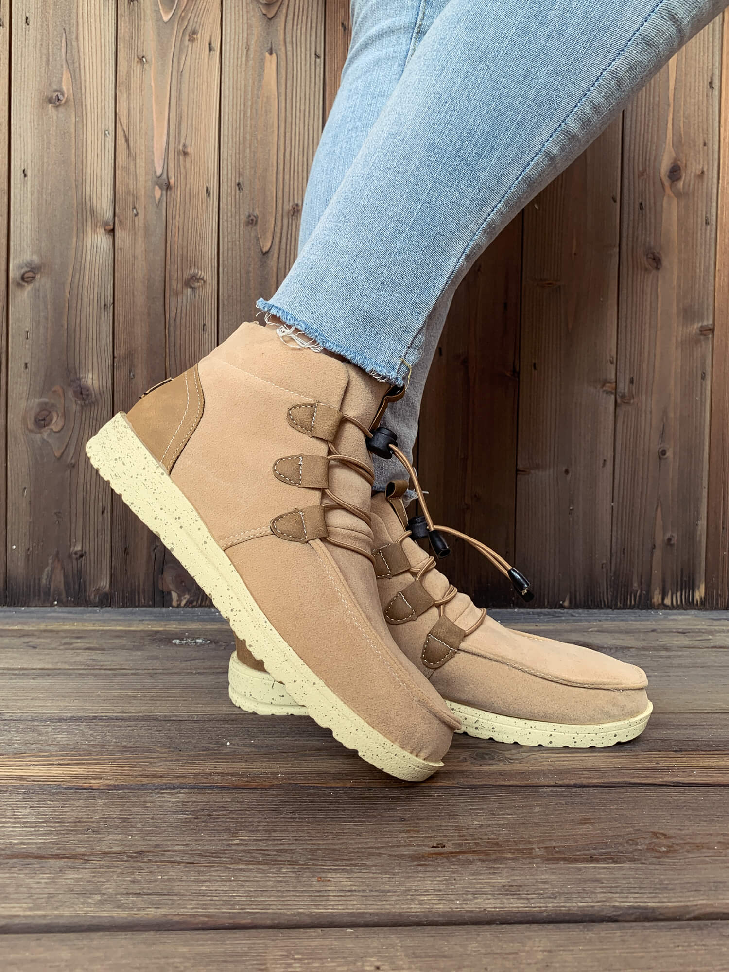 En Bloom | NIRVANA Bungee Lace-Up Casual Sneaker - Beige