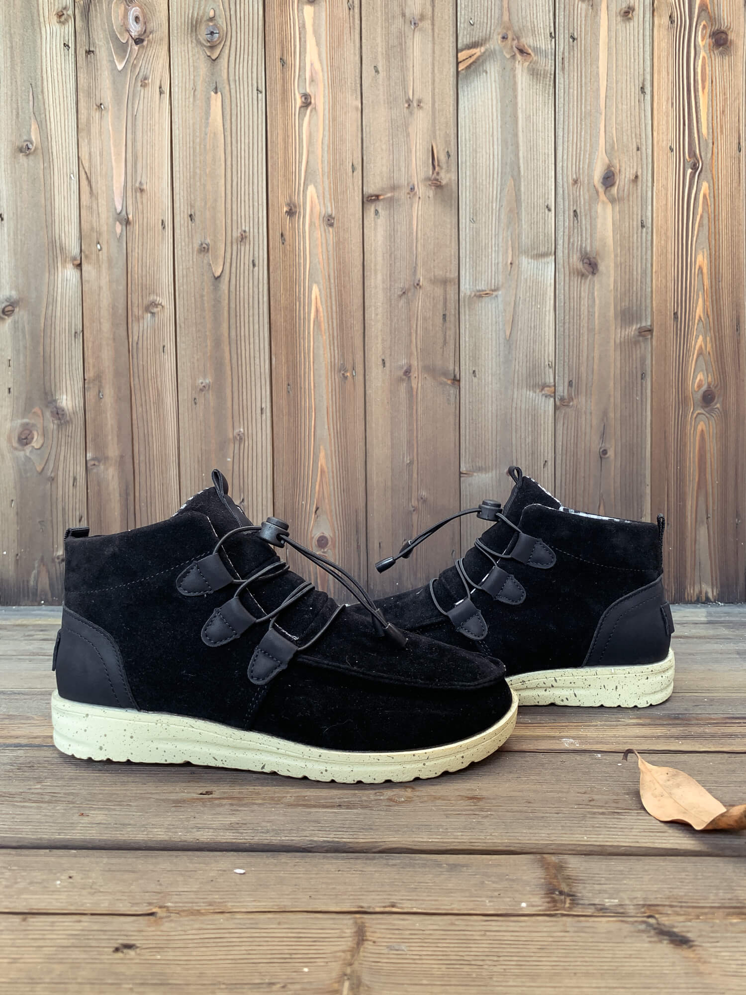 En Bloom | NIRVANA Bungee Lace-Up Casual Sneaker - Black