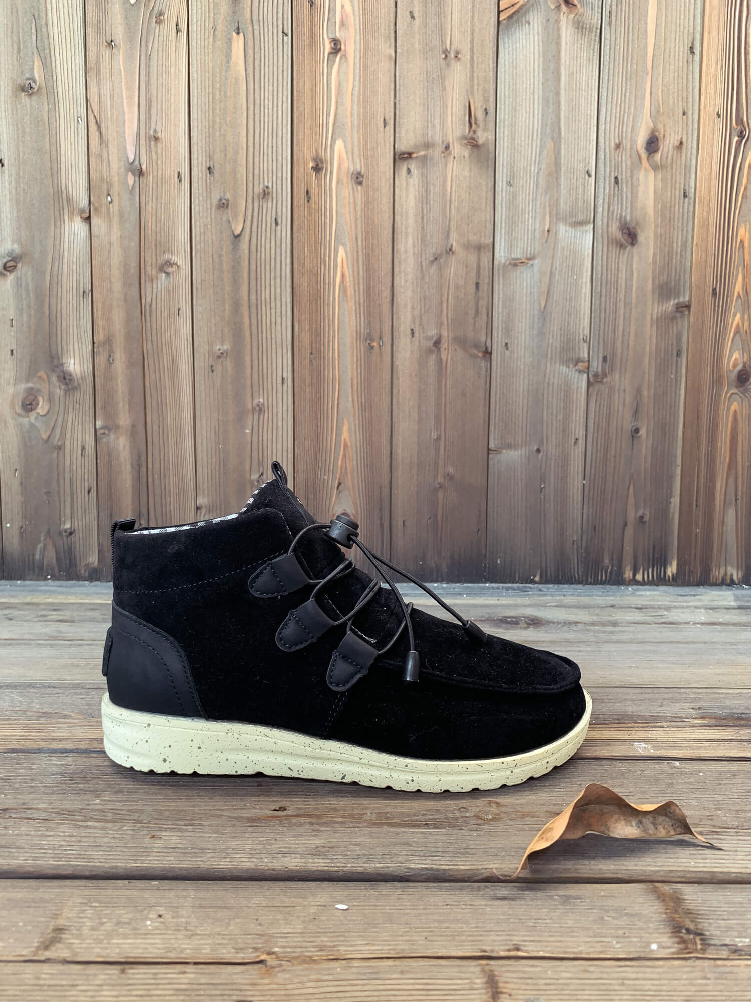 En Bloom | NIRVANA Bungee Lace-Up Casual Sneaker - Black