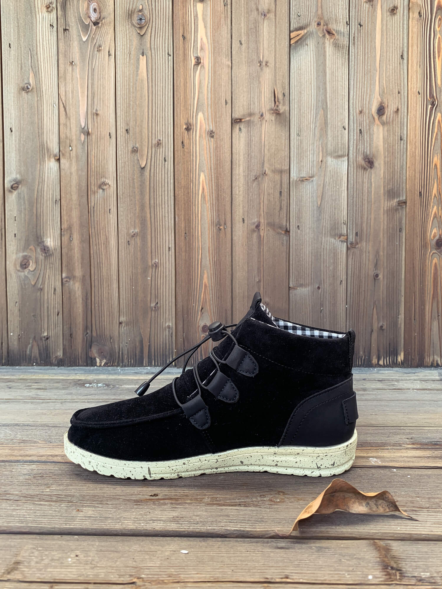 En Bloom | NIRVANA Bungee Lace-Up Casual Sneaker - Black